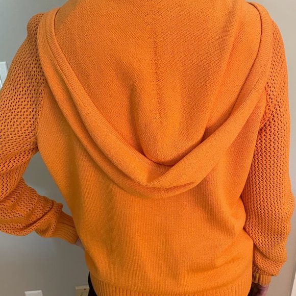 St John sweater jacket with Hoodie and a separate matching sleeveless top. - Picture 2 of 10